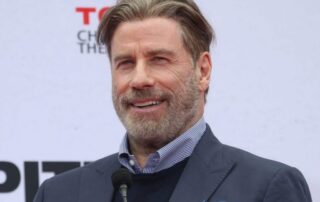 Transplantul de păr al lui John Travolta